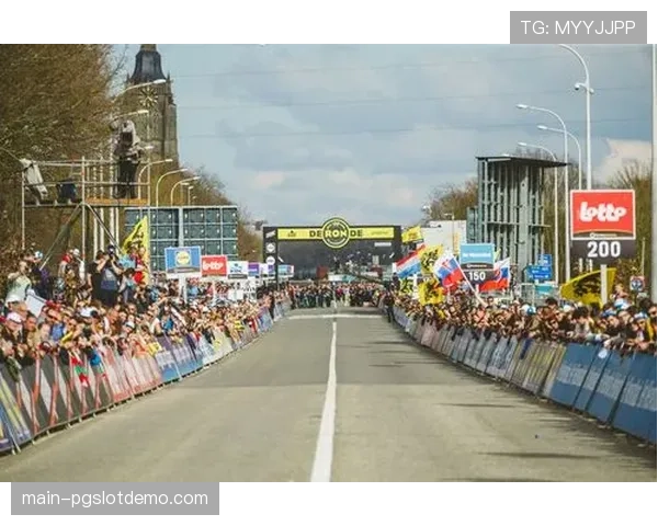 环弗兰德斯组委会就赛道过度拥挤问题征求车迷意见，拟推出分流方案